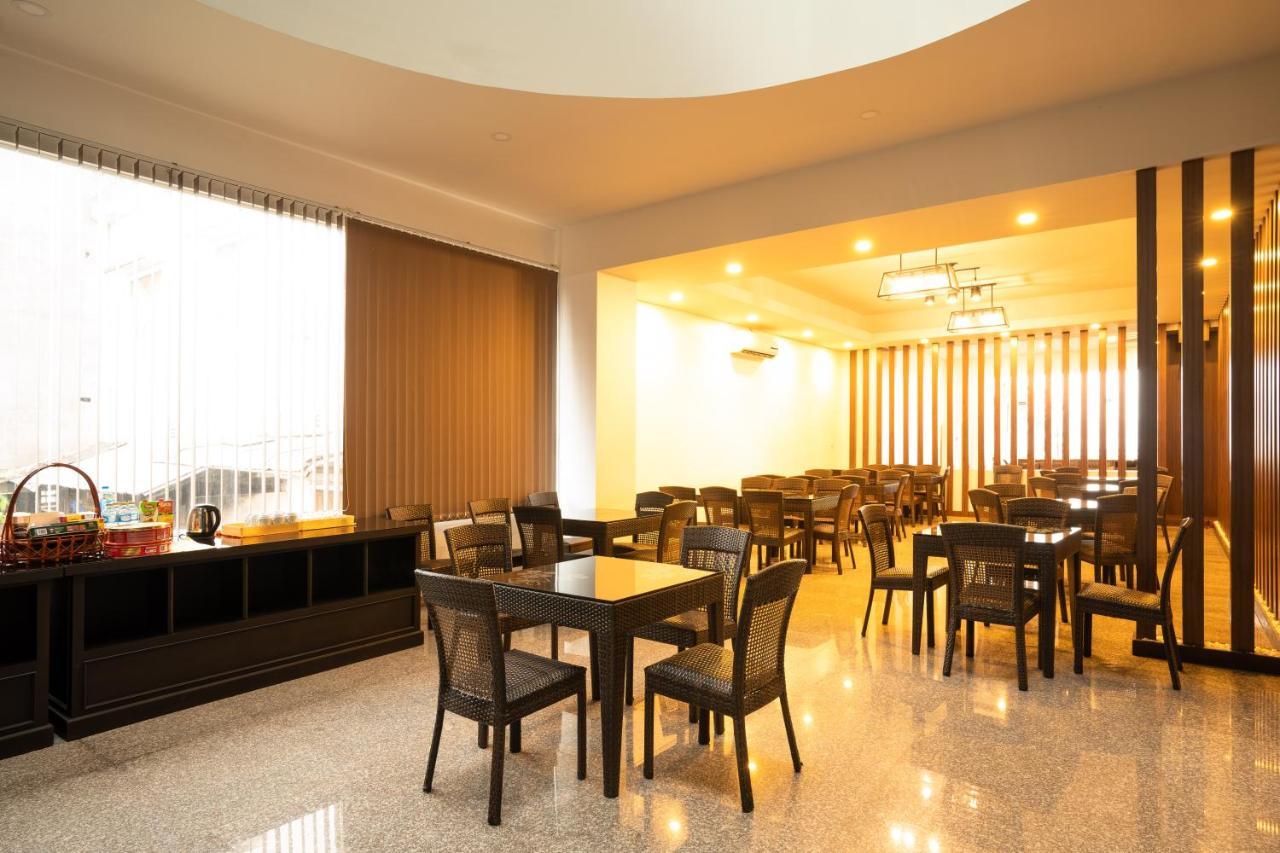 Intouch Riverside Hotel Паксе Экстерьер фото